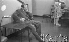 Ok. 1961, Warszawa, Polska.
Jedno z pomieszczeń w Telewizji Polskiej.
Fot. Irena Jarosińska, zbiory Ośrodka KARTA