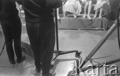 Ok. 1961, Warszawa, Polska.
Studio telewizyjne.
Fot. Irena Jarosińska, zbiory Ośrodka KARTA