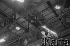 Ok. 1961, Warszawa, Polska.
Studio telewizyjne.
Fot. Irena Jarosińska, zbiory Ośrodka KARTA