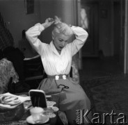 1960, Warszawa, Polska.
Aktorka Barbara Drapińska.
Fot. Irena Jarosińska, zbiory Ośrodka KARTA