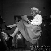 1960, Warszawa, Polska.
Aktorka Barbara Drapińska.
Fot. Irena Jarosińska, zbiory Ośrodka KARTA