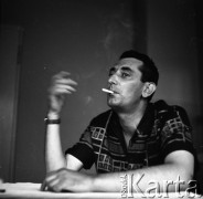 1959, Warszawa, Polska.
Aktor Gustaw Holoubek.
Fot. Irena Jarosińska, zbiory Ośrodka KARTA