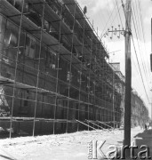 lata 50-te, Warszawa, Polska
Remontowana kamienica
Fot. Irena Jarosińska, zbiory Ośrodka KARTA