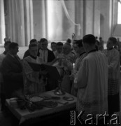 30.10.1955, Katowice, Polska.
Konsekracja Archikatedry Chrystusa Króla prowadzona przez ordynariusza częstochowskiego Zdzisława Golińskiego.
Fot. Irena Jarosińska, zbiory Ośrodka KARTA
