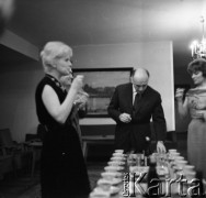 1960, Polska.
Uroczystość przyznania Złotej Kaczki Jerzemu Kawalerowiczowi za film 