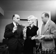 1960, Polska.
Uroczystość przyznania Złotej Kaczki Jerzemu Kawalerowiczowi za film 