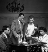 Lata 50. lub 60., Warszawa, Polska.
Ośrodek Francuski Uniwersytetu Warszawskiego.
Fot. Irena Jarosińska, zbiory Ośrodka KARTA 
