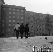 Lata 60., Warszawa, Polska.
Aktor Ludwik Halicz (pierwszy z prawej).
Fot. Irena Jarosińska, zbiory Ośrodka KARTA
