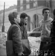 Lata 60., Warszawa, Polska.
Aktor Ludwik Halicz (pierwszy z lewej).
Fot. Irena Jarosińska, zbiory Ośrodka KARTA