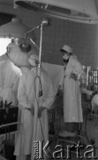 Lata 50. lub 60., Zakopane, Polska.
Operacja.
Fot. Stanisław Pieniążek, zbiory Ośrodka KARTA