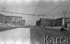 Lata 50. lub 60., Warszawa, Polska.
Ulica Juliana Marchlewskiego (dziś Aleja Jana Pawła II).
Fot. Stanisław Pieniążek, zbiory Ośrodka KARTA