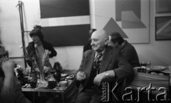 luty 1983, Warszawa, Polska.
Imieniny Henryka Stażewskiego (1. od prawej).
Fot. Irena Małek-Jarosińska, zbiory Ośrodka KARTA.