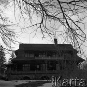 Lata 60., Zakopane, Polska.
Willa Oksza projektu Stanisława Witkiewicza.
Fot. Irena Jarosińska, zbiory Ośrodka KARTA 
