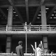 1965-1975, Opole, Polska.
Budowa Teatru Dramatycznego im. Jana Kochanowskiego.
Fot. Irena Jarosińska, zbiory Ośrodka KARTA 
