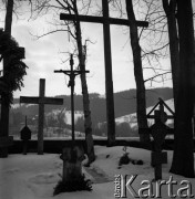 Lata 60. lub 70., Zakopane, Polska.
Stary Cmentarz na Pęksowym Brzyzku.
Fot. Irena Jarosińska, zbiory Ośrodka KARTA 
