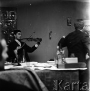 Lata 60., Kraków, Polska.
Imieniny piosenkarki Ewy Demarczyk.
Fot. Irena Jarosińska, zbiory Ośrodka KARTA