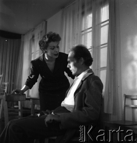 Lata 50. lub 60., Polska.
Próba spektaklu teatralnego.
Fot. Irena Jarosińska, zbiory Ośrodka KARTA