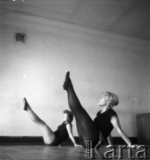 Lata 50., Polska.
Gimnastyczka Malina Michalska. 
Fot. Irena Jarosińska, zbiory Ośrodka KARTA