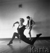 Lata 50., Polska.
Gimnastyczka Malina Michalska. 
Fot. Irena Jarosińska, zbiory Ośrodka KARTA