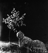 Lata 50. lub 60., Kazimierz Dolny, Polska.
Zofia Małek - matka fotografki Ireny Jarosińskiej.
Fot. Irena Jarosińska, zbiory Ośrodka KARTA