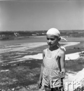 Lata 50. lub 60., Kazimierz Dolny, Polska.
Marek Jarosiński - syn fotografki Ireny Jarosińskiej.
Fot. Irena Jarosińska, zbiory Ośrodka KARTA