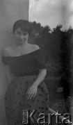 Lata 50. lub 60., Polska.
Kobieta.
Fot. Irena Jarosińska, zbiory Ośrodka KARTA