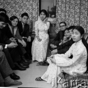Lata 60. lub 70., Warszawa, Polska.
Studenci z Wietnamu.
Fot. Irena Jarosińska, zbiory Ośrodka KARTA