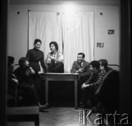 Lata 60., Polska.
Studenci z zagranicy.
Fot. Irena Jarosińska, zbiory Ośrodka KARTA