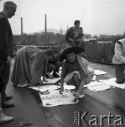 1968, Wałbrzych, Polska.
Zespół Teatru Dramatycznego im. Jerzego Szaniawskiego. Przygotowania do spektakli 