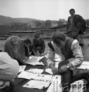 1968, Wałbrzych, Polska.
Zespół Teatru Dramatycznego im. Jerzego Szaniawskiego. Przygotowania do spektakli 