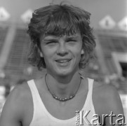 1975, Polska
Lekkoatleta, złoty medalista w skoku wzwyż Jacek Wszoła.
Fot. Irena Jarosińska, zbiory Ośrodka KARTA