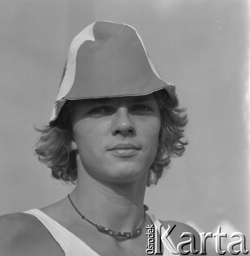 1975, Polska
Lekkoatleta, złoty medalista w skoku wzwyż Jacek Wszoła.
Fot. Irena Jarosińska, zbiory Ośrodka KARTA