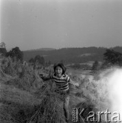 Lata 60. lub 70., Babia Góra, Polska.
Chłopiec.
Fot. Irena Jarosińska, zbiory Ośrodka KARTA