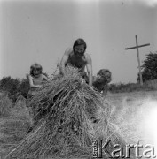 Lata 60. lub 70., Babia Góra, Polska.
Rodzina.
Fot. Irena Jarosińska, zbiory Ośrodka KARTA