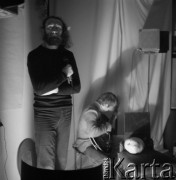 Jesień 1979, Warszawa, Polska.
Grupa Onomatopeja w programie artystycznym zatytułowanym 