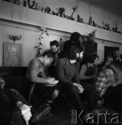 Jesień 1979, Warszawa, Polska.
Grupa Onomatopeja w programie artystycznym zatytułowanym 