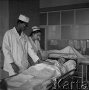 1979, Wrocław, Polska.
Lekarz ginekolog, doktor John Nwagbo Ulasi z Nigerii.
Fot. Irena Jarosińska, zbiory Ośrodka KARTA 
