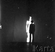Lata 70, Lubelszczyzna, Polska.
Zespół teatralny podczas próby. 
Fot. Irena Jarosińska, zbiory Ośrodka KARTA