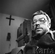 lata 70-te, Kraków, Polska.
Jerzy Nowosielski w swojej pracowni.
Fot. Irena Jarosińska, zbiory Ośrodka Karta.