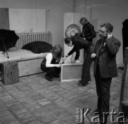Maj 1979, Kraków, Polska.
Malarz Jerzy Nowosielski w Akademii Sztuk Pięknych.
Fot. Irena Jarosińska, zbiory Ośrodka KARTA