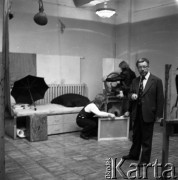 Maj 1979, Kraków, Polska.
Malarz Jerzy Nowosielski w Akademii Sztuk Pięknych.
Fot. Irena Jarosińska, zbiory Ośrodka KARTA