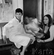 Czerwiec 1979, Warszawa, Polska.
Pracownia profesor Teresy Pągowskiej w Akademii Sztuk Pięknych. Z lewej Teresa Pągowska.
Fot. Irena Jarosińska, zbiory Ośrodka KARTA