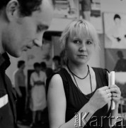 Czerwiec 1979, Warszawa, Polska.
Studenci w pracowni profesor Teresy Pągowskiej w Akademii Sztuk Pięknych.
Fot. Irena Jarosińska, zbiory Ośrodka KARTA