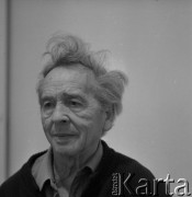 Zima 1979, Polska.
Grafik i rysownik profesor Tadeusz Kulisiewicz.
Fot. Irena Jarosińska, zbiory Ośrodka KARTA