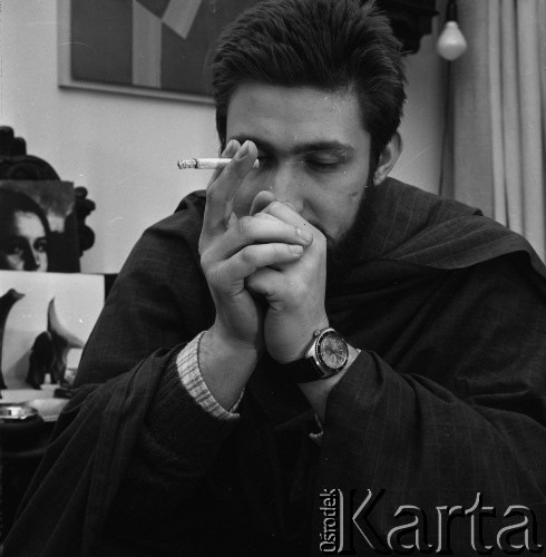 Lata 80., Polska.
Operator kamery Tomasz Majcherowicz - uczeń fotografki Ireny Jarosińskiej.
Fot. Irena Jarosińska, zbiory Ośrodka KARTA