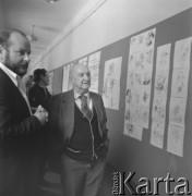 lata 70-te, Warszawa, Polska
Malarz Henryk Stażewski (1. od prawej) z wizytą w Akademii Sztuk Pięknych
Fot. Irena Jarosińska, zbiory Ośrodka KARTA