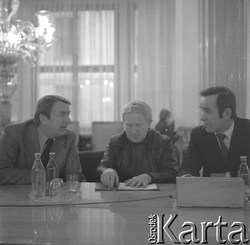 lata 70-te, Warszawa, Polska
Posiedzenie sejmowej komisji ds. gospodarczo-socjalnych.
Fot. Irena Jarosińska, zbiory Ośrodka KARTA