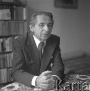 lata 70-te, Warszawa, Polska
Pisarz Lesław Bartelski
Fot. Irena Jarosińska, zbiory Ośrodka KARTA