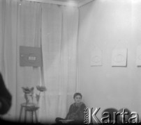 lata 70-te, Warszawa, Polska
Wystawa Włodzimierza Borowskiego
Fot. Irena Jarosińska, zbiory Ośrodka KARTA