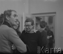 lata 70-te, Warszawa, Polska
Wystawa Włodzimierza Borowskiego (1. z prawej)
Fot. Irena Jarosińska, zbiory Ośrodka KARTA